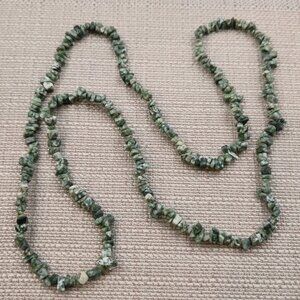 Slip On 17 Inch Green Tree Agate Stone Necklace B993